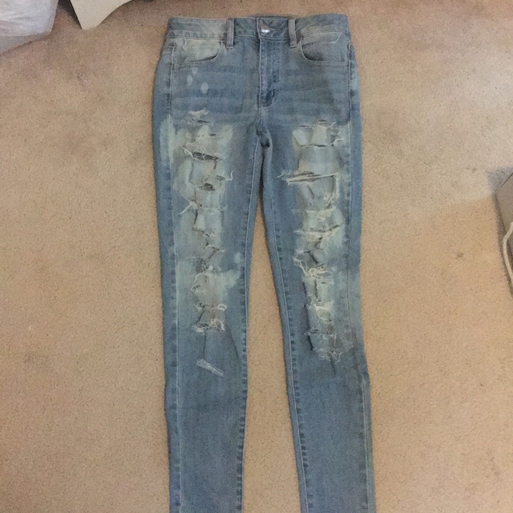 Distressed American Eagle Jeans super stretch
